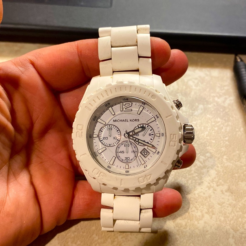 Michael Kors MK8259 Mens White Sport Wrist Watch
